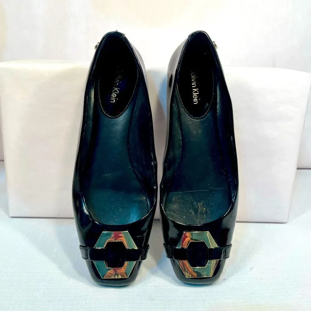 BLACK PATENT LEATHER FLATS WITH SILVER BUCKLE BY CALVIN KLEIN SIZE 8